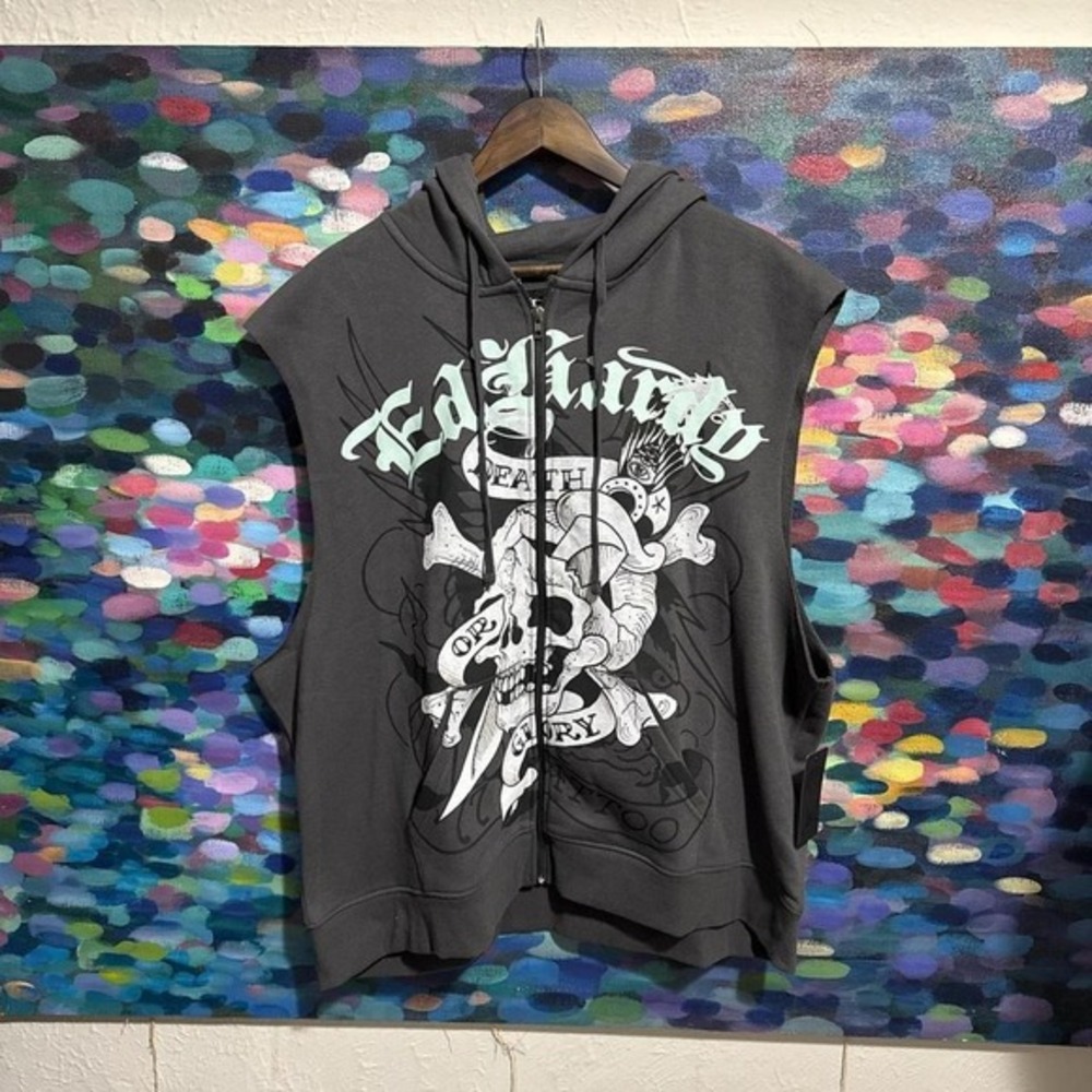 Ed Hardy sleeveless black hoodie with skull‎ design. Size: XXL